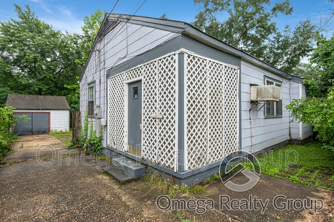 Building Photo - 309 Bradley Dr