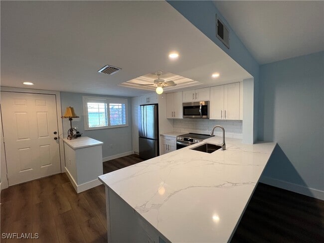 Building Photo - 146 Cypress Way E