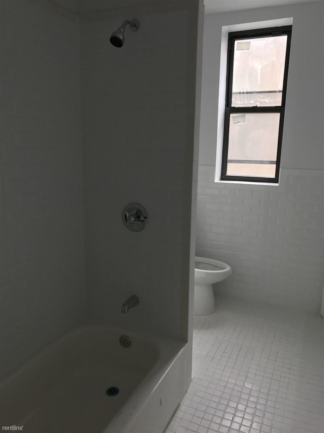 Building Photo - 1368 Sheridan Ave