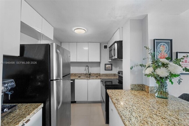 Building Photo - 3301 NE 5th Ave