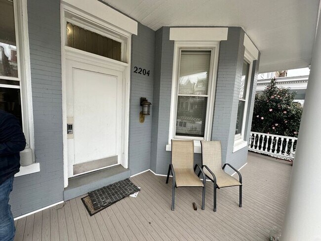 Foto del edificio - 2204 W Grace St