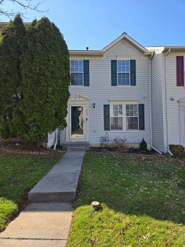 Foto del edificio - Spacious 3BR Townhouse in Sought-After Constant Friendship – Minutes to Everything!