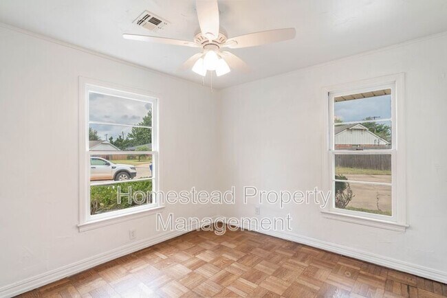 Foto del edificio - 9412 Britton Cir