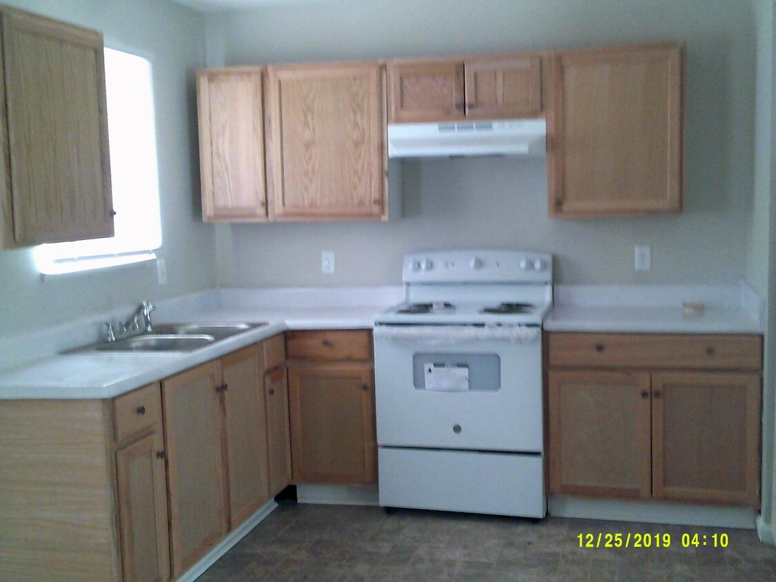 Kitchen - 5779 Ames Rd