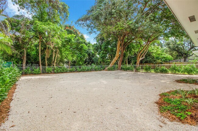 Foto del edificio - 7311 SW 63rd Ct