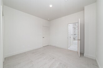 Building Photo - 3007 Ventas Dr