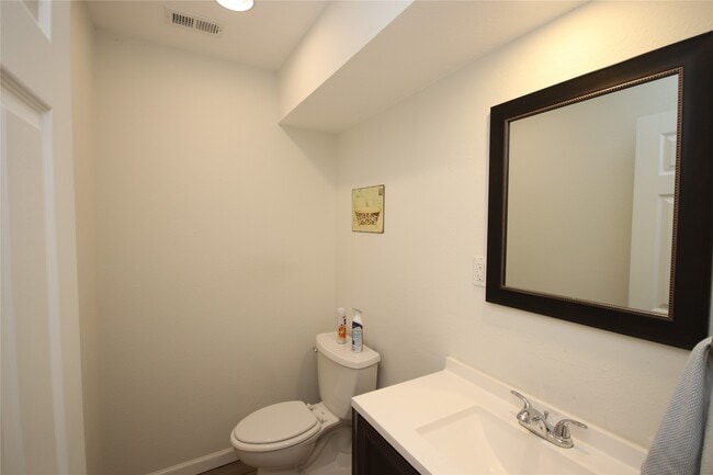 Building Photo - 30208 E Geneva Dr
