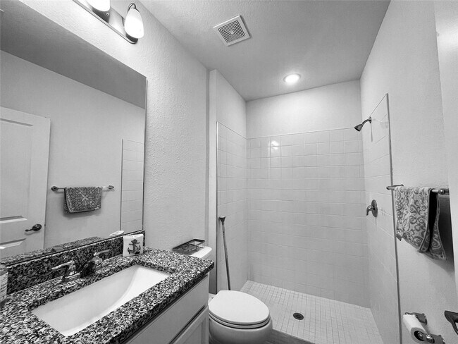 Building Photo - 4614 SW Athena Dr