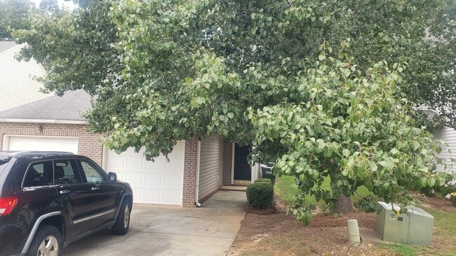 Foto del edificio - Charming 2Br 2.5Ba Townhome with Garage in...
