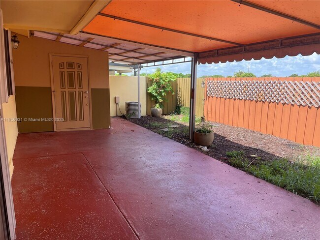 Foto del edificio - 12979 SW 19th Terrace
