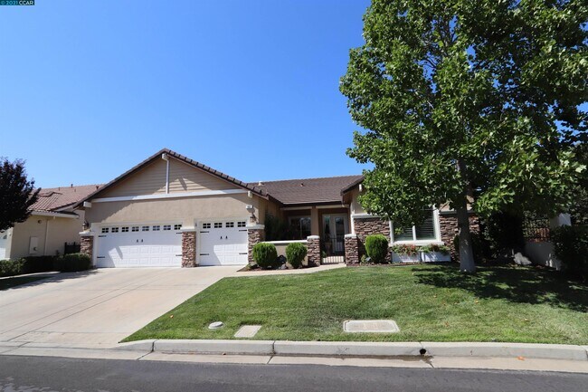 Building Photo - 903 Suntan Ln