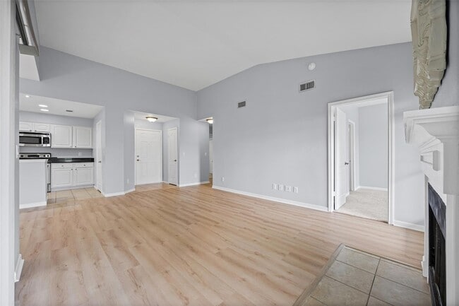 Building Photo - 6000 Shepherd Mountain Cove