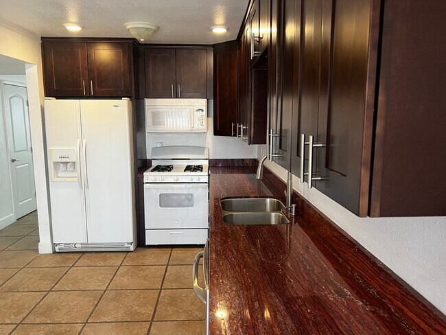 Foto del edificio - 82567 Avenue 48