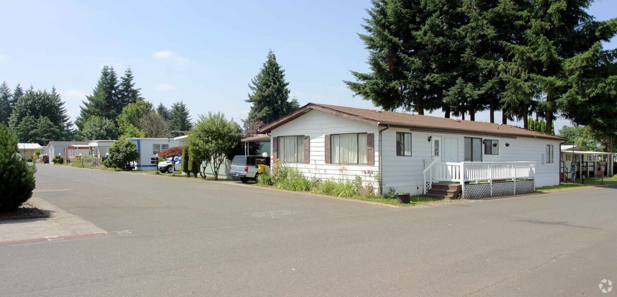 Pioneer Mobile Home Park Apartments in Boring, OR