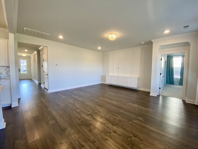 Foto del edificio - Spacious, Four Bedroom, Ranch Style Home!