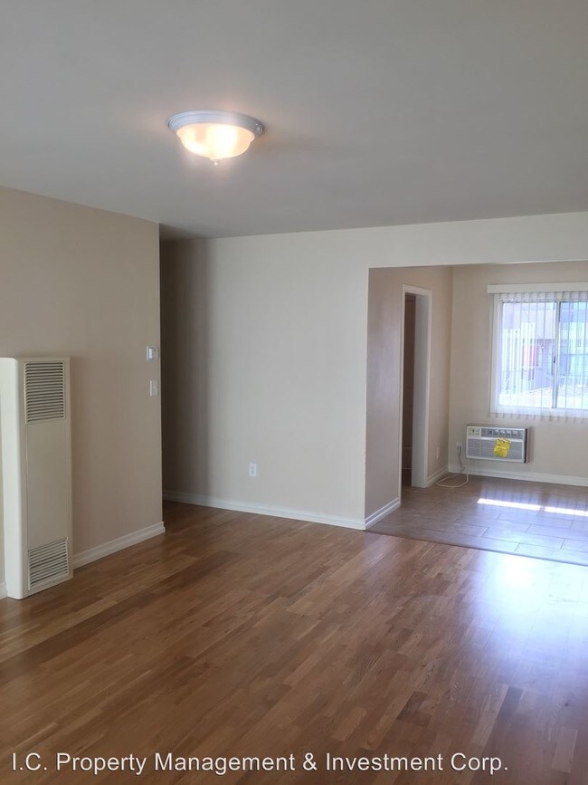Building Photo - 9074 Huntington Dr