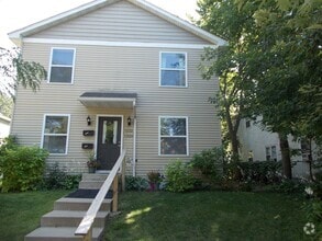 Building Photo - 1022 Stinson St