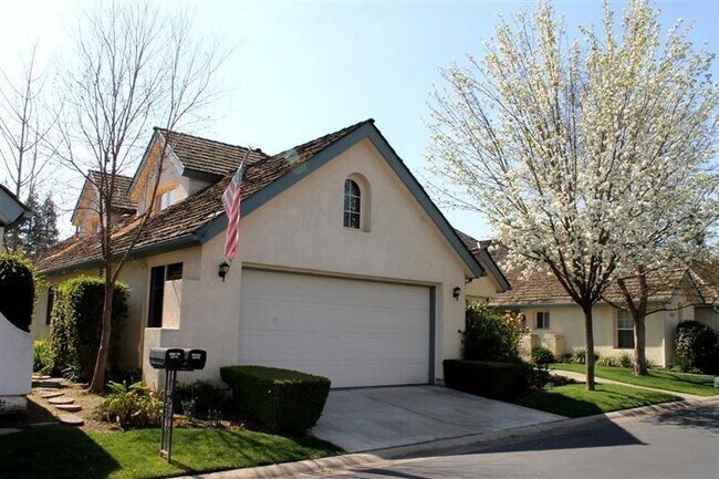 Building Photo - 3019 W Pembrook Loop