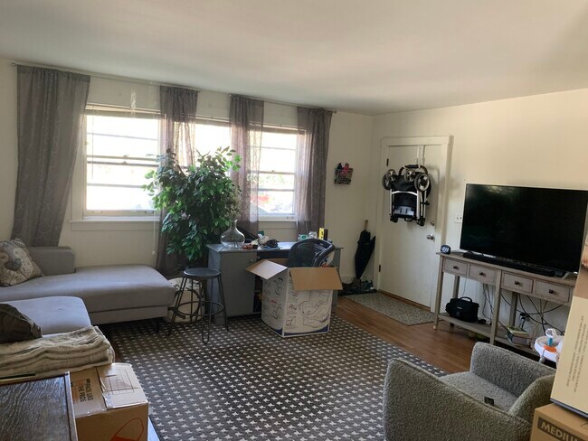 Foto del edificio - 2229 N Oakley Ave