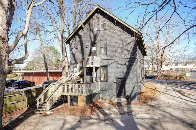 Building Photo - 165 Horner St