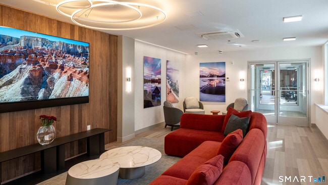 Foto del edificio - 22 Hubbard Rd