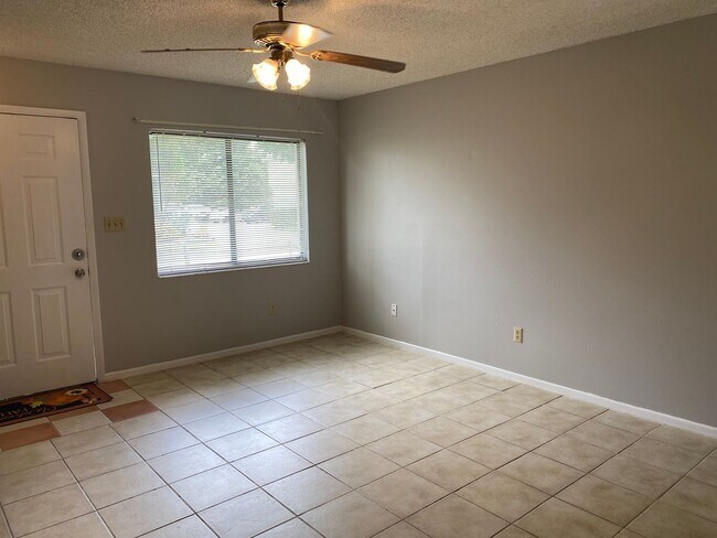 Foto del edificio - 2 br, 2.5 bath House - 12130 PEPPERDINE PL