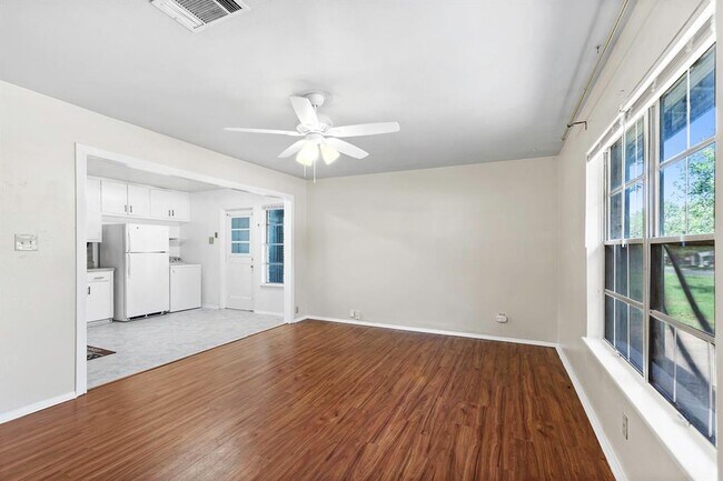 Foto del edificio - 4807 Sylvandale Dr