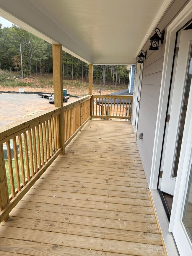 Foto del edificio - 4 Bedroom/4 Bath House off of Will Hunter Road! Pre-leasing Now!