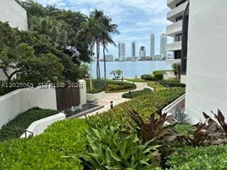 Foto del edificio - 3000 Island 603 Is