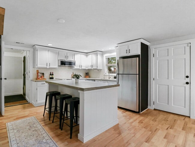 Building Photo - 4 Randall St