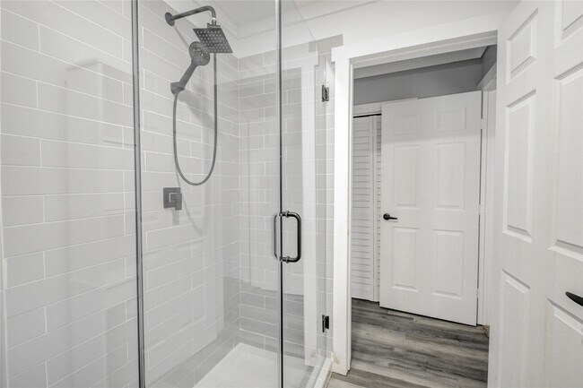 Foto del edificio - 609 Hurst Pl