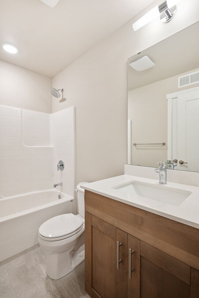 Building Photo - NEW Bothell Townhome | 4 Bedroom | $3,900