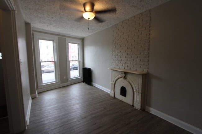 Building Photo - 1301 E Lafayette Ave