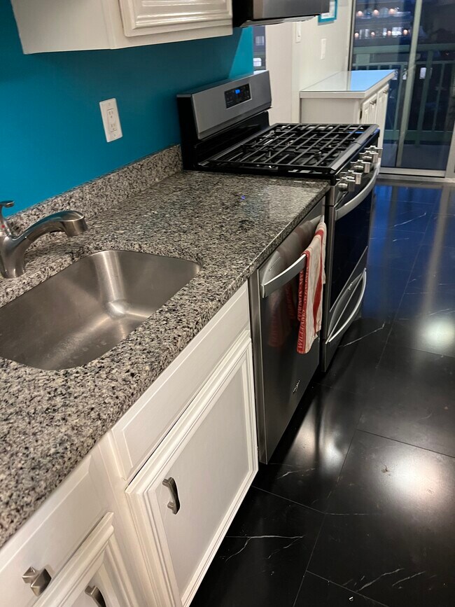 501 Slaters Ln Unit 624, Alexandria, VA 22314 Condo for Rent in