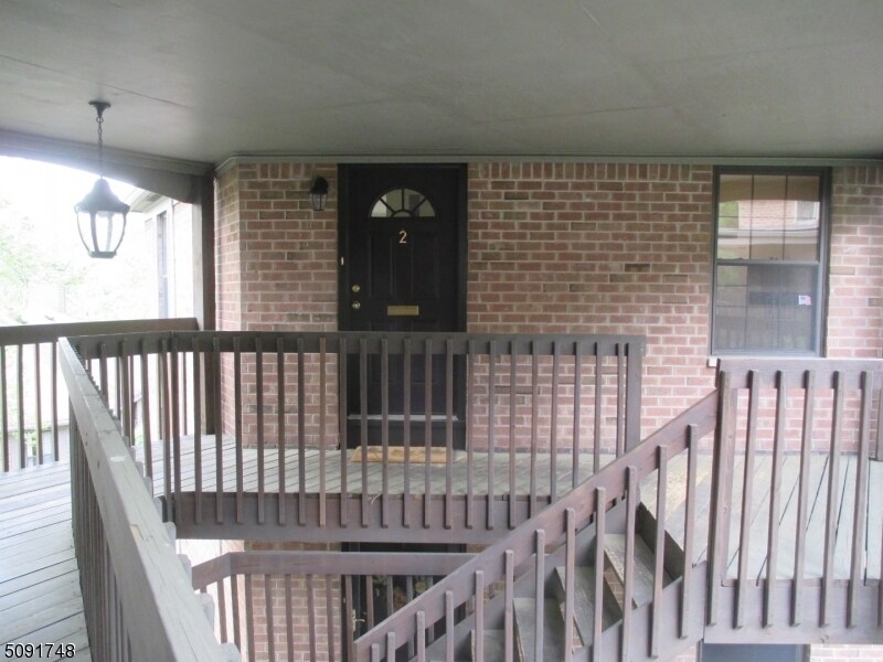 Primary Photo - 181 Long Hill Rd