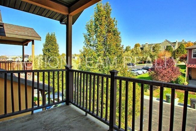Building Photo - 10958 S Maple Forest Way
