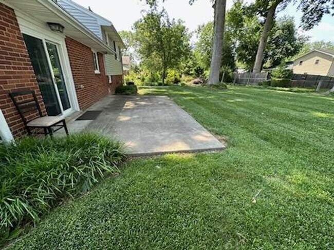 Foto del edificio - Immaculate 3 BD 2 BA Detached Home with Ga...