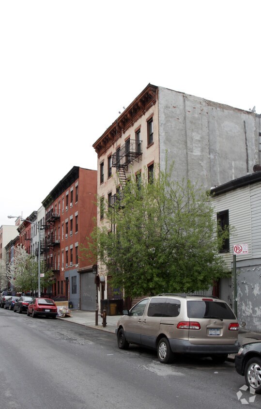 Building Photo - 187 E 117th St