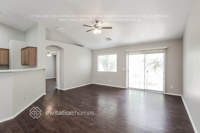 Building Photo - 908 W Roeser Rd
