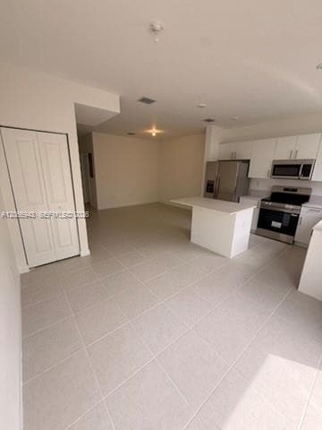 Building Photo - 2560 SE 25th Ct