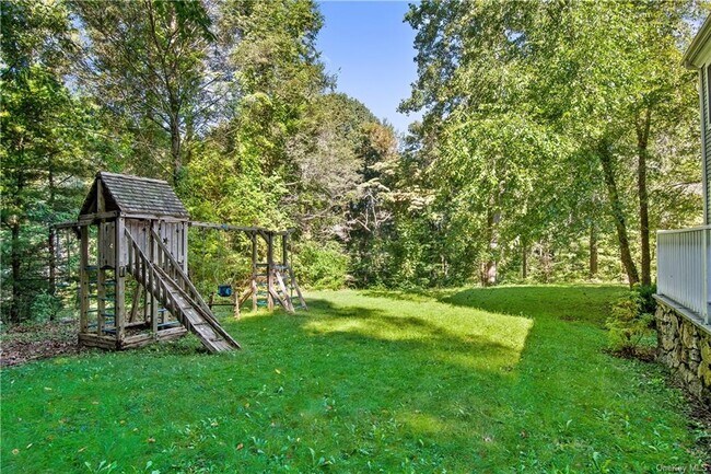 Building Photo - 36 Little Town Ln