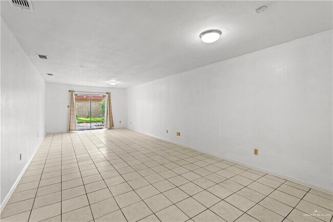 Building Photo - 200 E Yuma Ave