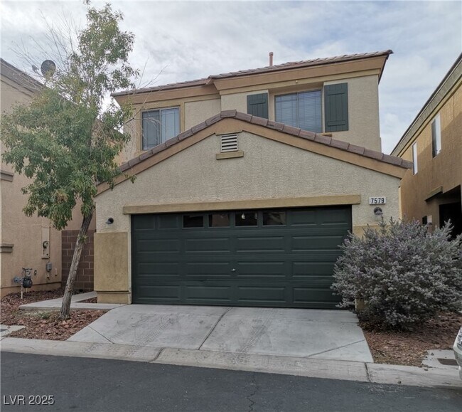 Foto del edificio - 7579 Holiday Hills St