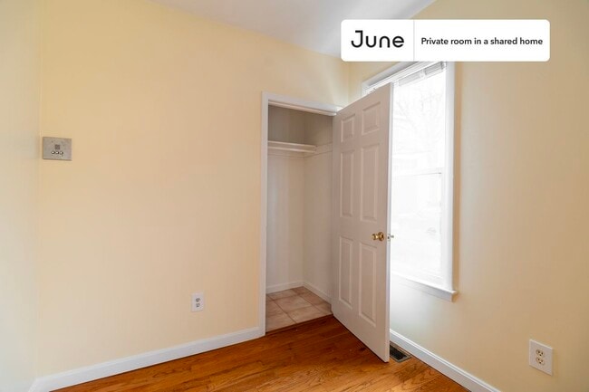 Building Photo - Room in Shared 3 bed/2 bath home in East Boston