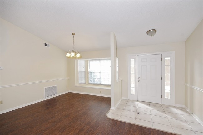 Building Photo - 6809 Coral Cove Dr
