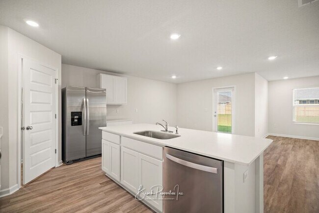 Foto del edificio - 5571 Hebron Rd