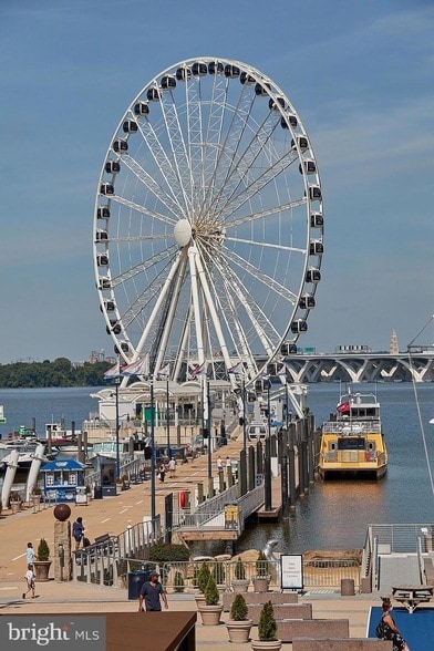 Foto del edificio - 145 Riverhaven Dr