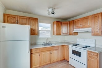 Building Photo - 645 SE Fidalgo Ave