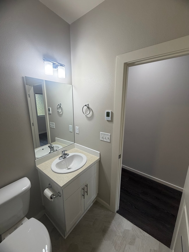 Building Photo - 1049 SW 99th Pl