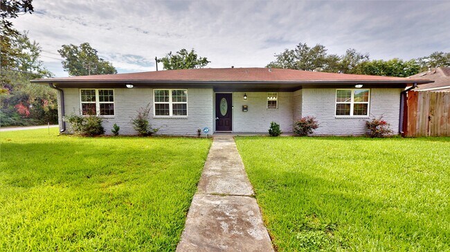 Building Photo - 4803 Sanford Rd